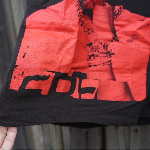 RIHANNA SMOKING GRAPHIC TEE. Medium 38-40 - Picture 9 of 10